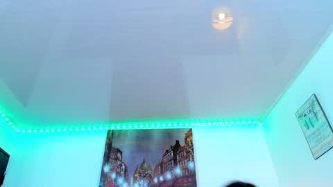 Snapshot of camila_coxx chatting on January 2025 08:30:01 AM s online show from January 2025 08:30:01 AM