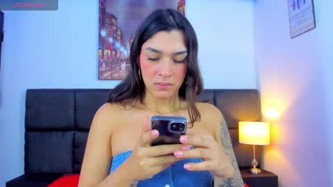 Snapshot of camila_coxx chatting on January 2025 05:32:02 AM s online show from January 2025 05:32:02 AM