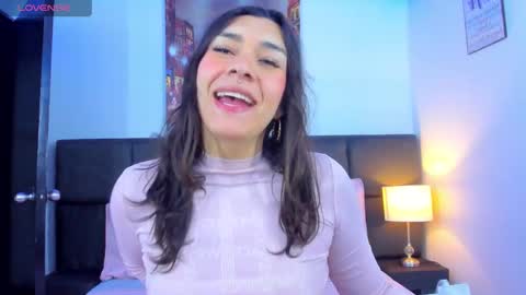 Snapshot of camila_coxx chatting on February 2025 04:37:01 AM s online show from February 2025 04:37:01 AM