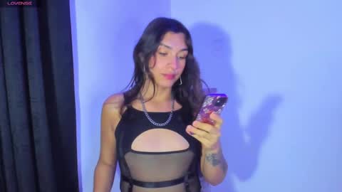 Snapshot of camila_coxx chatting on February 2025 05:00:01 AM s online show from February 2025 05:00:01 AM