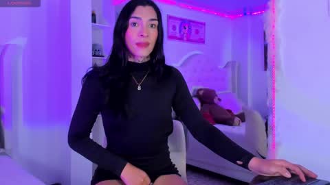 Snapshot of camila_coxx chatting on October 2025 06:36:02 AM s online show from October 2025 06:36:02 AM