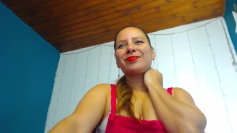 Snapshot of camila_delarosa chatting on February 2025 01:00:02 PM camila online show from February 2025 01:00:02 PM