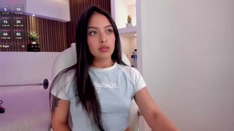 Snapshot of camila_dupont chatting on February 2025 09:15:01 PM Camila online show from February 2025 09:15:01 PM