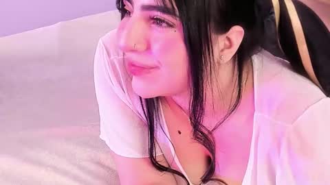 Camila online show from February 2026 02:01:02 AM