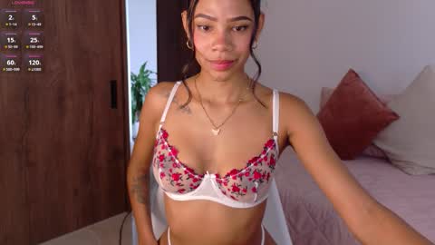 Camila  online show from November 2025 04:28:02 PM