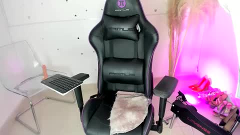 Snapshot of camila_peachcooper chatting on January 2025 05:26:02 AM natalia bigpeach online show from January 2025 05:26:02 AM