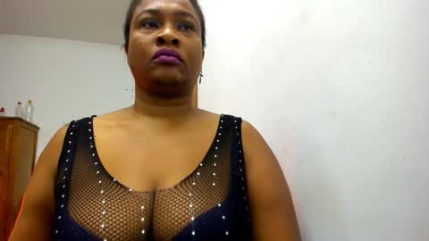 Camila online show from October 2025 09:06:02 AM