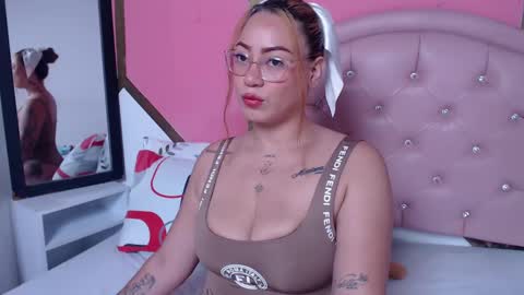 Snapshot of camila_sweet_3 chatting on February 2025 10:58:01 AM Camila online show from February 2025 10:58:01 AM