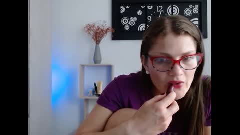 Camila ventura online show from October 2025 09:01:01 PM