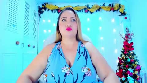 Snapshot of camilaa_foxxx chatting on December 2024 08:37:02 PM camilaa foxxx online show from December 2024 08:37:02 PM