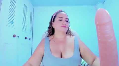 Snapshot of camilaa_foxxx chatting on January 2025 06:45:02 PM camilaa foxxx online show from January 2025 06:45:02 PM