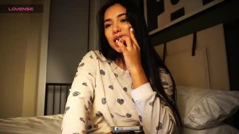 Snapshot of camilagomezz chatting on January 2025 10:08:02 PM Camila online show from January 2025 10:08:02 PM