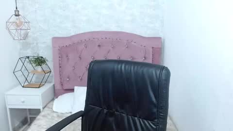 Snapshot of camilah_tk chatting on February 2025 06:24:01 PM Cami online show from February 2025 06:24:01 PM