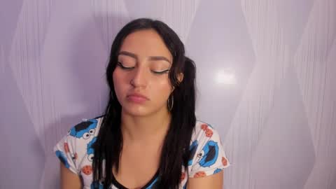 Camila  online show from April 2026 02:48:02 AM