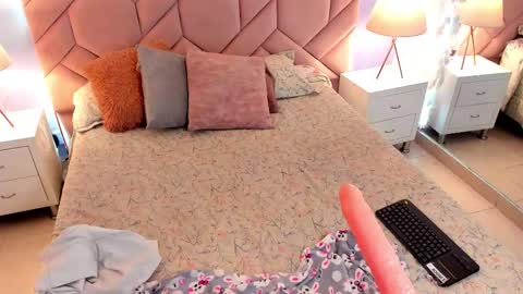 Snapshot of camilarivers chatting on December 2024 03:41:02 PM Camila online show from December 2024 03:41:02 PM