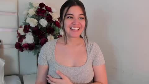 Snapshot of camilasofiia chatting on December 2024 01:26:01 AM Camila online show from December 2024 01:26:01 AM