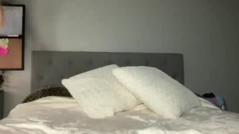 Snapshot of camilaxcruz chatting on September 2025 01:43:01 AM Camila Cruz online show from September 2025 01:43:01 AM