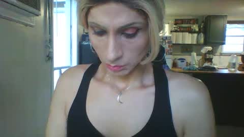 Snapshot of camilicat chatting on October 2025 11:05:01 PM Ladyboy Ladine or Cambi online show from October 2025 11:05:01 PM
