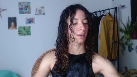 Snapshot of camille_delrey chatting on February 2025 10:47:02 AM Camille online show from February 2025 10:47:02 AM