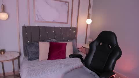 Snapshot of camille_eyes chatting on November 2025 09:15:01 PM camille online show from November 2025 09:15:01 PM