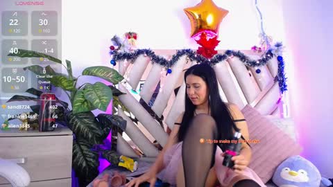 Snapshot of camille_halls chatting on December 2024 02:52:02 PM Camille online show from December 2024 02:52:02 PM