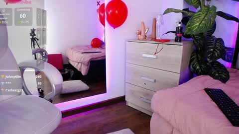 Snapshot of camille_halls chatting on February 2025 01:44:01 PM Camille online show from February 2025 01:44:01 PM