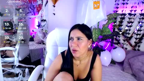 Snapshot of camille_halls chatting on October 2025 10:36:01 AM Camille online show from October 2025 10:36:01 AM