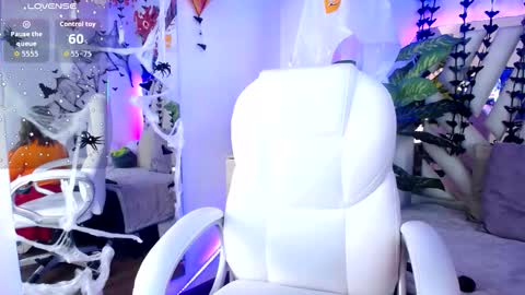 Snapshot of camille_halls chatting on October 2025 09:43:01 AM Camille online show from October 2025 09:43:01 AM