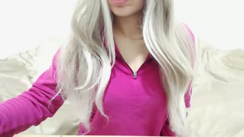 Snapshot of camillebunny chatting on November 2025 03:18:02 AM CamilleBunny online show from November 2025 03:18:02 AM