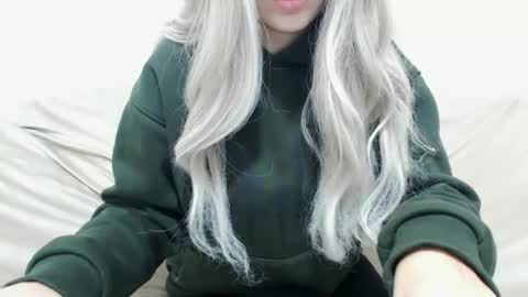 Snapshot of camillebunny chatting on December 2025 03:27:02 AM CamilleBunny online show from December 2025 03:27:02 AM