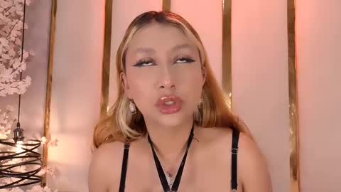 Snapshot of camillemilano chatting on October 2025 06:14:02 AM camille milano online show from October 2025 06:14:02 AM