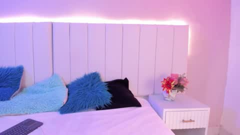 C A M I L L E N    Help me get to the top online show from October 2025 10:15:01 PM