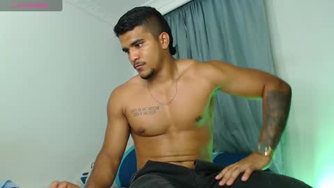 Snapshot of camilo_contre21 chatting on January 2025 11:35:02 PM camilo_contre21 online show from January 2025 11:35:02 PM