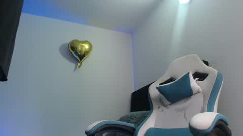 camilo_contre21 online show from June 2026 08:34:01 PM