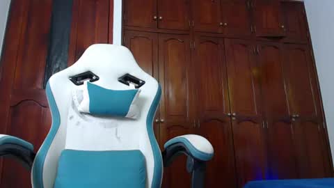 camilo_contre21 online show from July 2026 07:13:01 PM