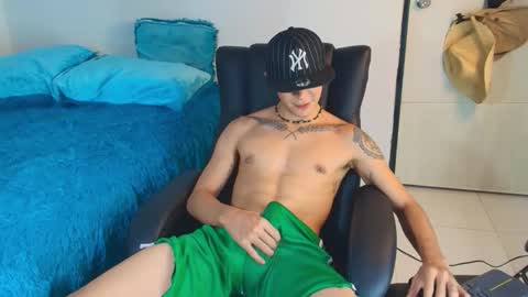 Snapshot of camilo_xcam chatting on June 2026 08:45:01 PM CAMILO online show from June 2026 08:45:01 PM