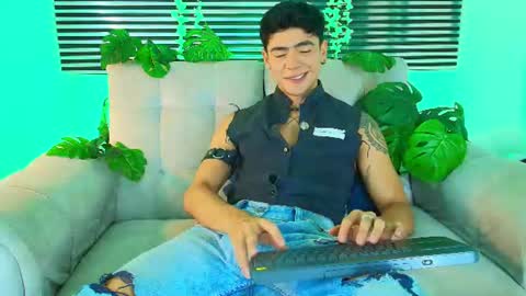 Snapshot of camilo_xcam chatting on June 2026 09:48:01 PM CAMILO online show from June 2026 09:48:01 PM
