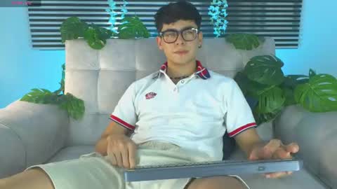Snapshot of camilo_xcam chatting on June 2026 09:35:01 PM CAMILO online show from June 2026 09:35:01 PM