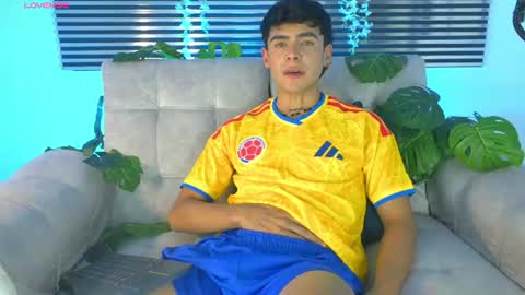 Snapshot of camilo_xcam chatting on June 2026 08:32:02 PM CAMILO online show from June 2026 08:32:02 PM