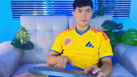 Snapshot of camilo_xcam chatting on June 2026 01:11:02 AM CAMILO online show from June 2026 01:11:02 AM