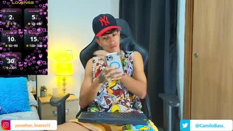 Snapshot of camilobass_ chatting on April 2026 07:22:01 PM Camilo Bass online show from April 2026 07:22:01 PM