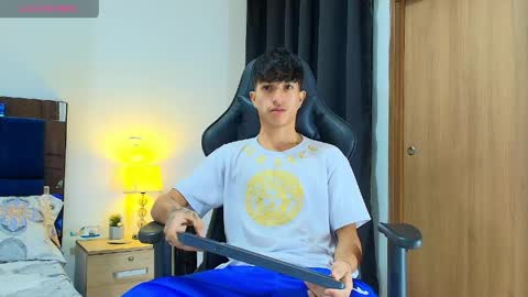 Snapshot of camilobass_ chatting on April 2026 07:33:02 PM Camilo Bass online show from April 2026 07:33:02 PM
