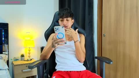 Snapshot of camilobass_ chatting on May 2026 08:03:01 PM Camilo Bass online show from May 2026 08:03:01 PM