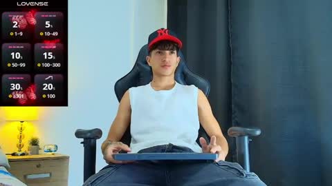 Snapshot of camilobass_ chatting on June 2026 01:45:01 AM Camilo Bass online show from June 2026 01:45:01 AM