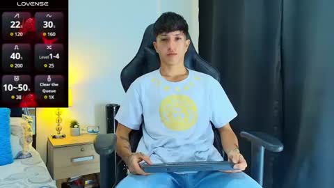 Snapshot of camilobass_ chatting on June 2026 01:36:02 AM Camilo Bass online show from June 2026 01:36:02 AM
