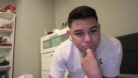 camiloparra884 online show from March 2026 03:01:02 AM