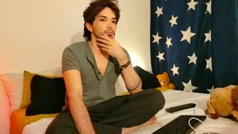 Snapshot of camilosaennz chatting on June 2026 04:22:01 AM camilo online show from June 2026 04:22:01 AM
