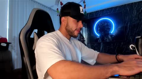 Snapshot of camilowatson chatting on December 2024 09:33:01 PM Camilo Watson online show from December 2024 09:33:01 PM