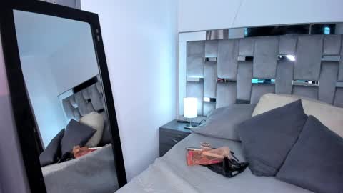 Camila online show from January 2025 05:33:01 PM