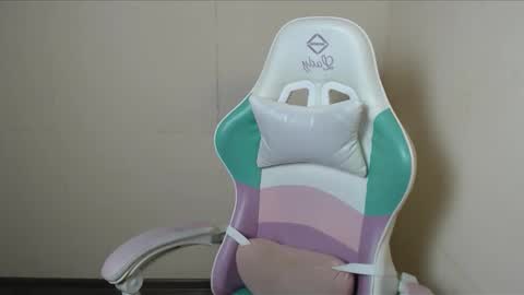 cammila horn online show from October 2025 07:01:01 AM